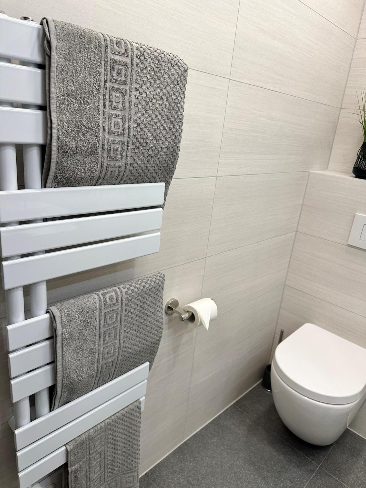 Fewo Sky21 * Langen Exklusives Appartment Vollausstattung / Zentrale Lage *Neu* Dış mekan fotoğraf